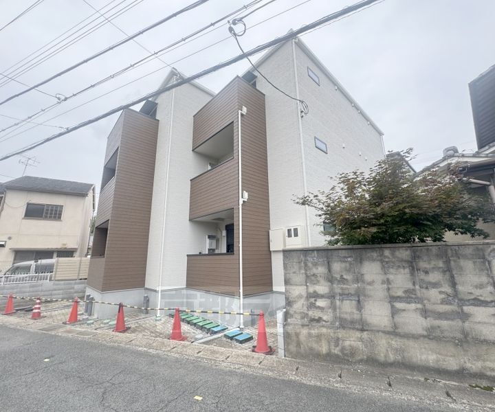 京都府京都市山科区栗栖野華ノ木町 賃貸アパート