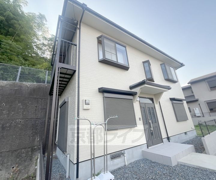 京都府京都市西京区御陵北山町 賃貸一戸建て