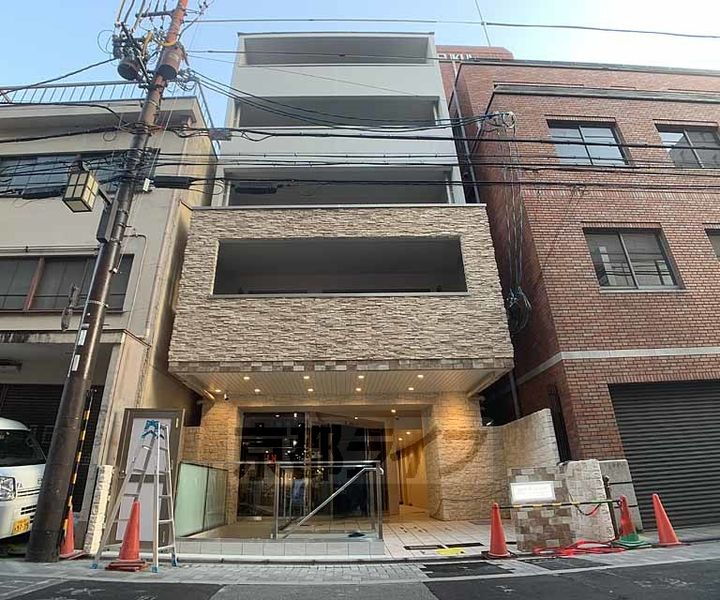 京都府京都市中京区弁慶石町 5階建 築6年6ヶ月