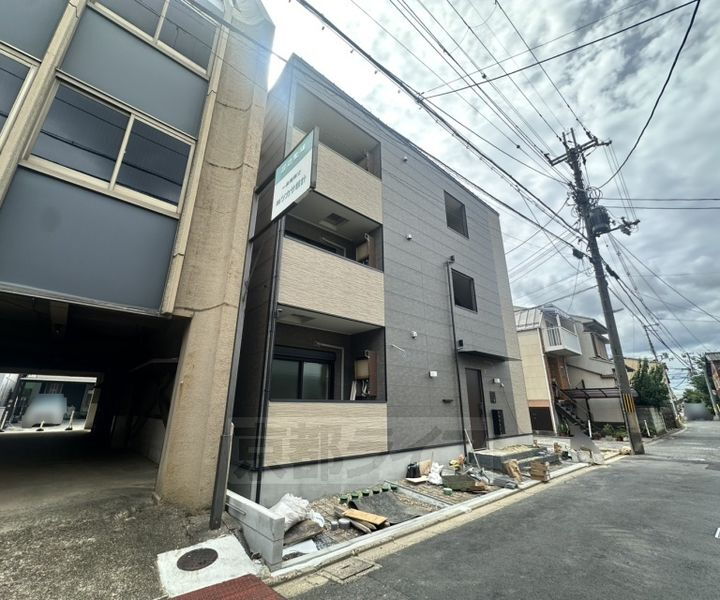 京都府京都市伏見区深草佐野屋敷町 賃貸アパート