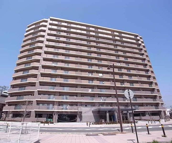京都府京田辺市三山木中央２丁目 賃貸マンション