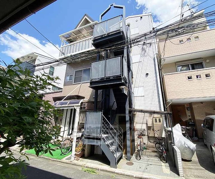 京都府京都市右京区西院西三蔵町 賃貸マンション