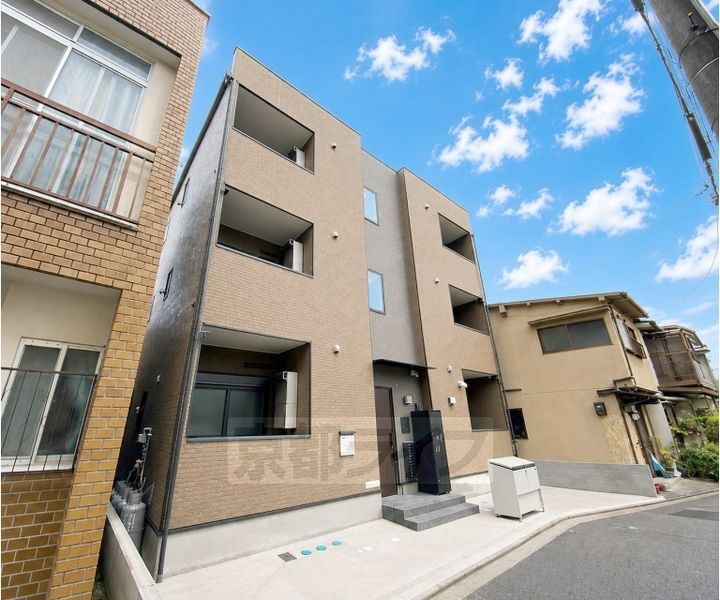 京都府京都市右京区太秦安井春日町 賃貸アパート