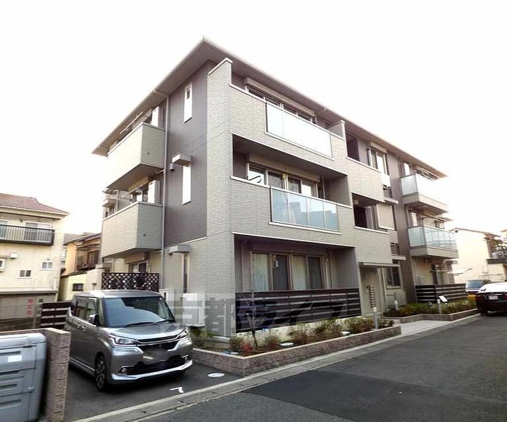 京都府京都市右京区嵯峨野南浦町 築10年2ヶ月 3階建