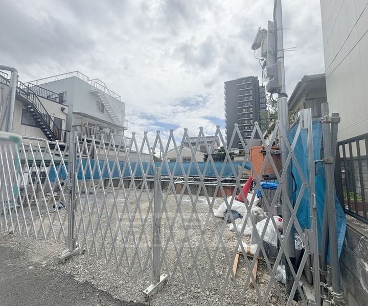 京都府向日市寺戸町小佃 2階建 