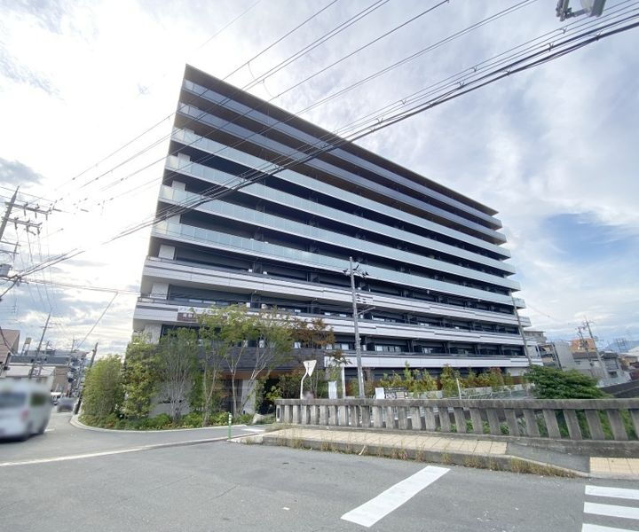 京都府京都市右京区西京極堤外町 10階建 築1年1ヶ月