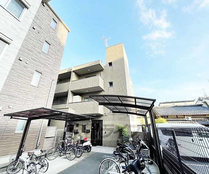 京都府京都市右京区西院坤町 賃貸マンション
