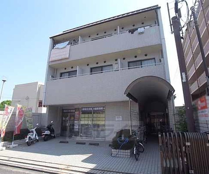 京都府京都市右京区西京極北裏町 4階建