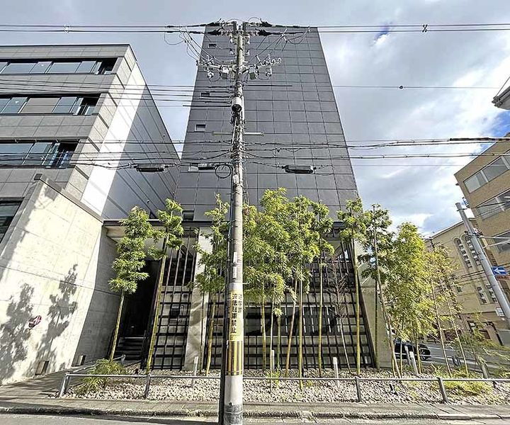 京都府京都市下京区岩戸山町 8階建 築21年9ヶ月