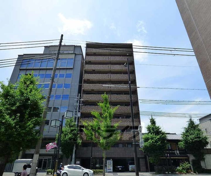 京都府京都市中京区清水町 11階建