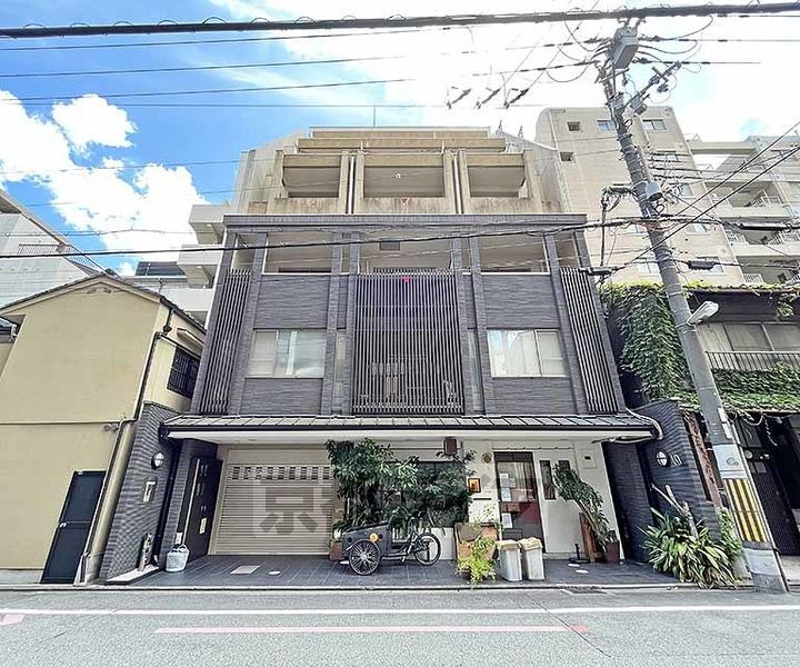 京都府京都市中京区突抜町 築19年9ヶ月 7階建