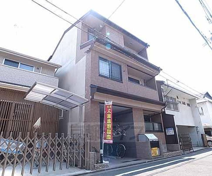 京都府京都市下京区高辻猪熊町 賃貸マンション