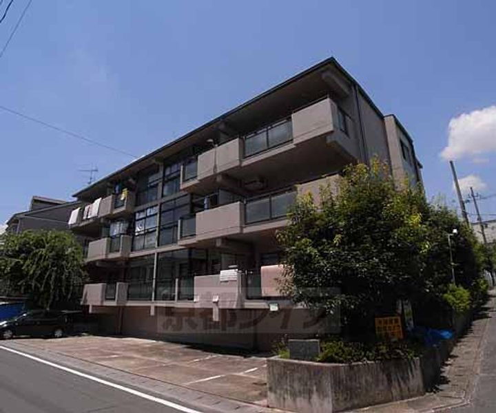 京都府京都市伏見区深草鞍ケ谷 3階建 築29年4ヶ月