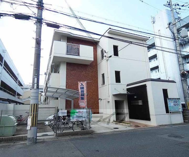 京都府京都市伏見区竹田浄菩提院町 3階建