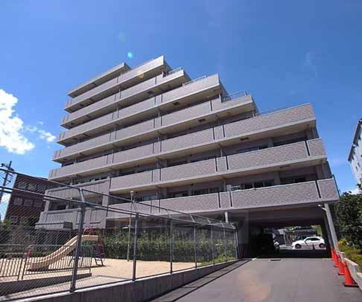 京都府京都市伏見区淀木津町 築18年10ヶ月 8階建
