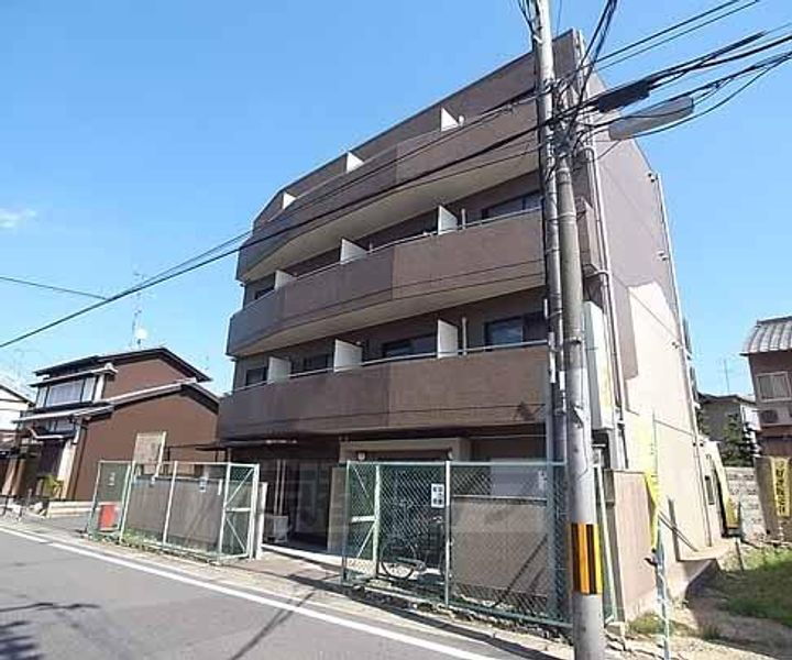 京都府京都市西京区桂朝日町 4階建