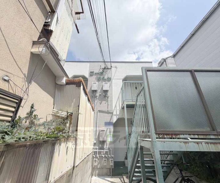 京都府京都市西京区松尾鈴川町 賃貸アパート