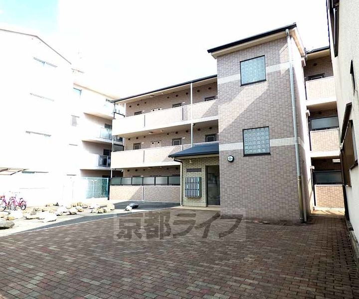 京都府京都市右京区西京極下沢町 賃貸マンション