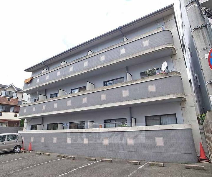京都府京都市山科区上花山久保町 賃貸マンション