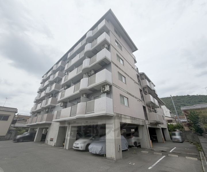 京都府京都市山科区四ノ宮垣ノ内町 賃貸マンション