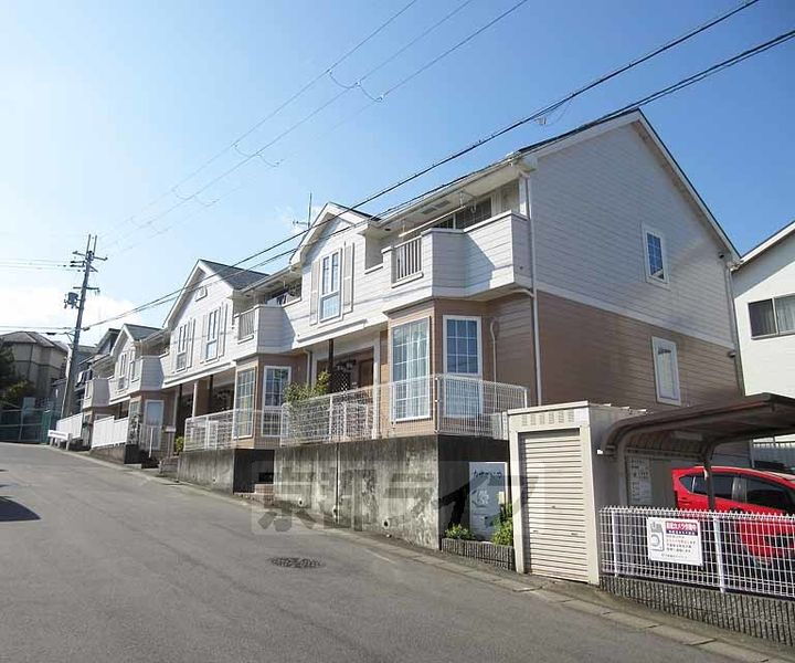 滋賀県大津市湖城が丘 賃貸アパート