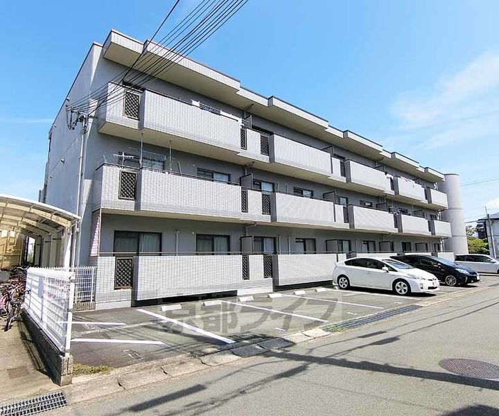京都府向日市上植野町落堀 3階建 築31年8ヶ月