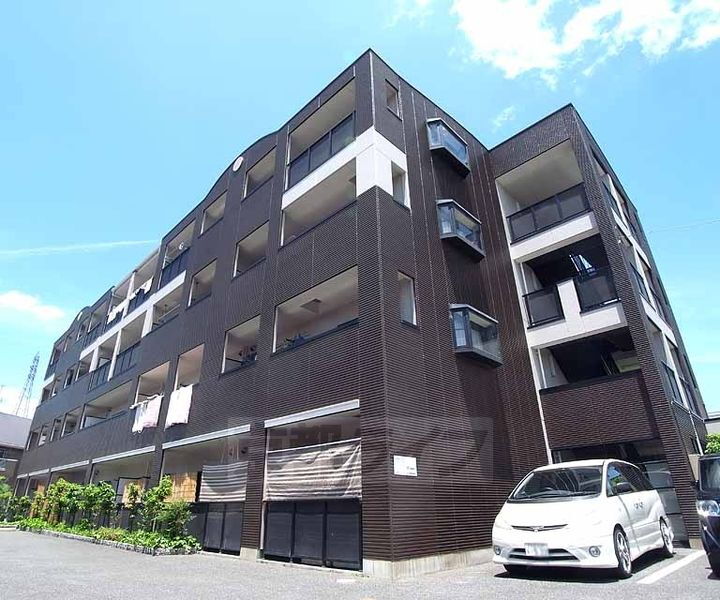 京都府京都市伏見区久我石原町 4階建