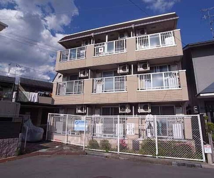 京都府向日市寺戸町西田中瀬 3階建 築32年7ヶ月