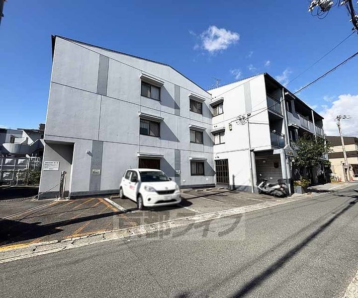 京都府向日市寺戸町西田中瀬 築35年6ヶ月 3階建