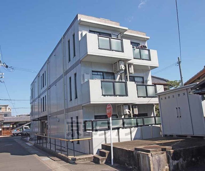 京都府長岡京市馬場１丁目 築19年8ヶ月 3階建