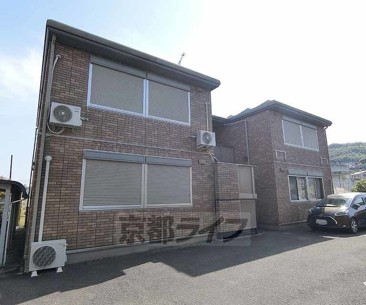 京都府長岡京市長法寺中畠 築18年 2階建