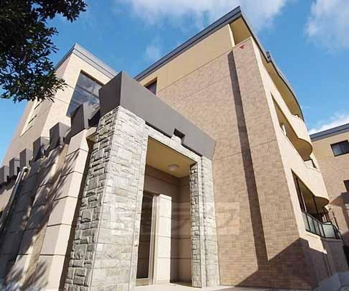 京都府向日市物集女町北ノ口 築17年3ヶ月 3階建