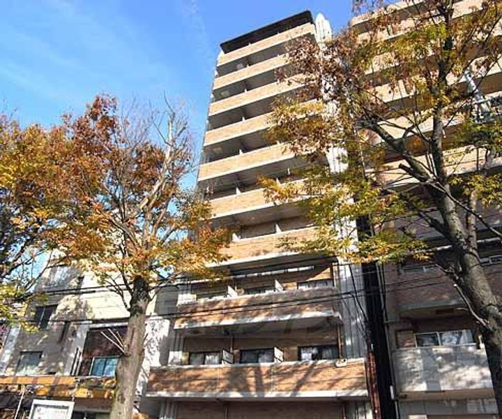 京都府京都市下京区七条御所ノ内南町 10階建