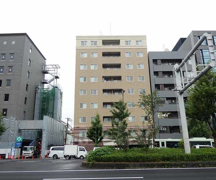 京都府京都市下京区柿本町 築18年8ヶ月 9階建