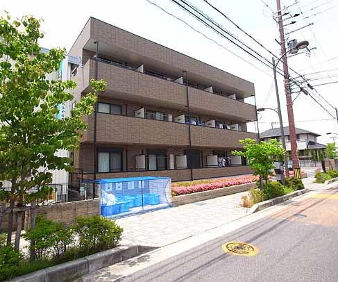 京都府相楽郡精華町祝園西１丁目 3階建