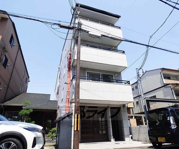京都府京都市上京区西北小路町 4階建