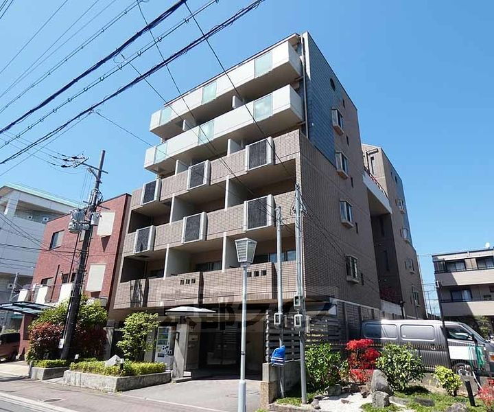 京都府京都市上京区中立売通室町西入三丁町 6階建