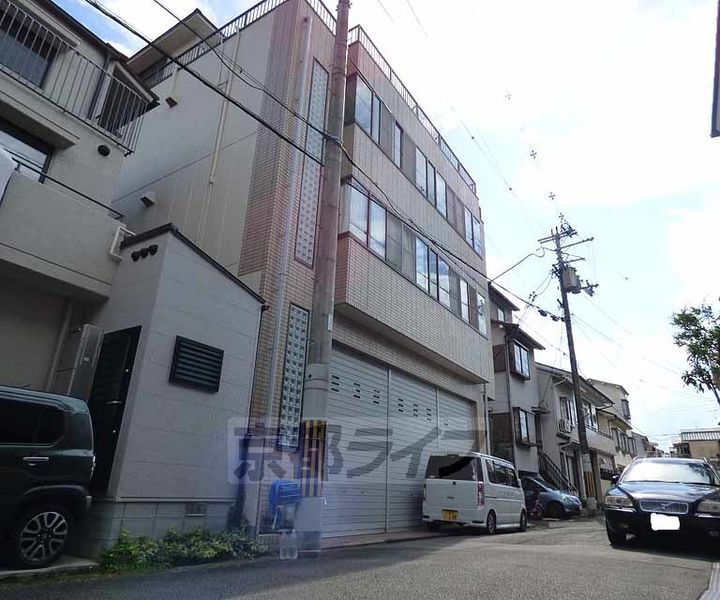 京都府京都市北区出雲路俵町 賃貸マンション