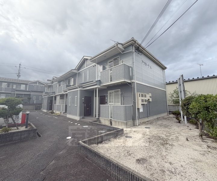 滋賀県大津市雄琴３丁目 賃貸アパート