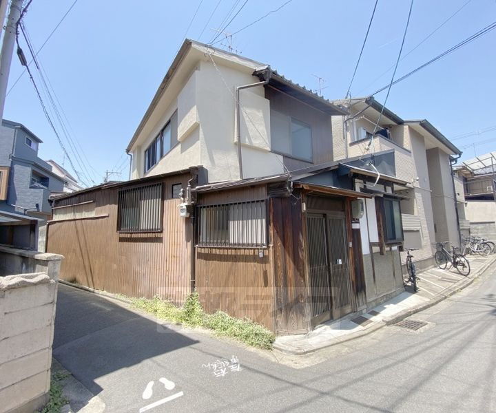 京都府京都市右京区太秦安井藤ノ木町 賃貸一戸建て