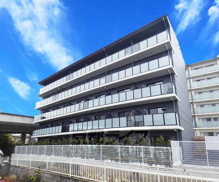 京都府京都市右京区太秦安井小山町 5階建 築3年5ヶ月