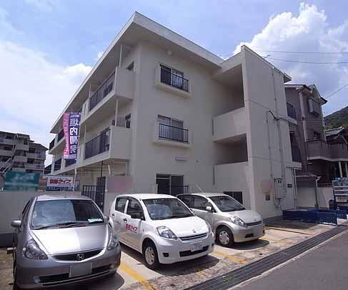 京都府乙訓郡大山崎町字大山崎小字尻江 3階建 築51年6ヶ月