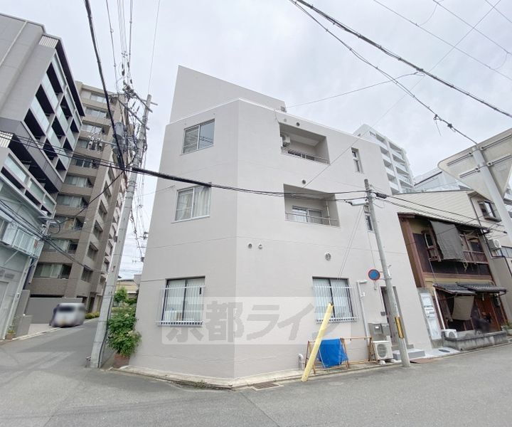 京都府京都市中京区西ノ京三条坊町 賃貸マンション