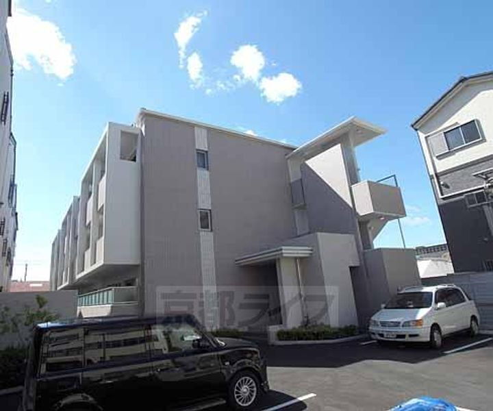京都府京都市右京区西院西貝川町 3階建 築16年7ヶ月