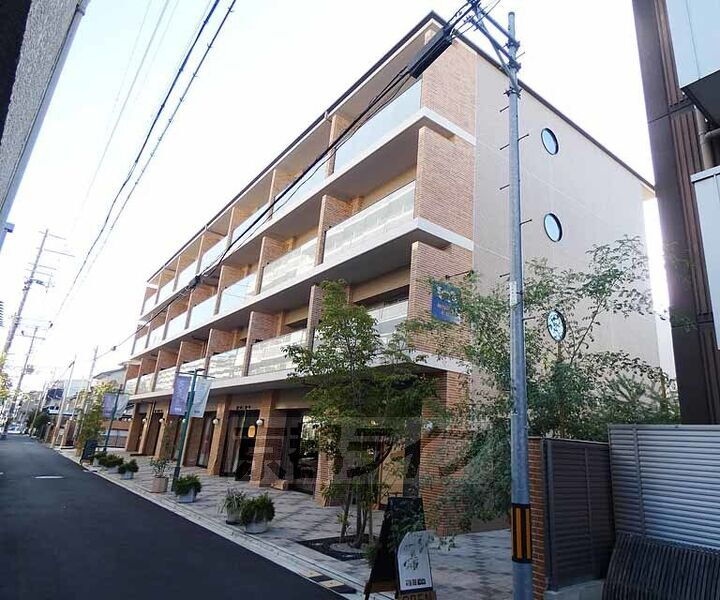 京都府京都市中京区西ノ京小倉町 4階建