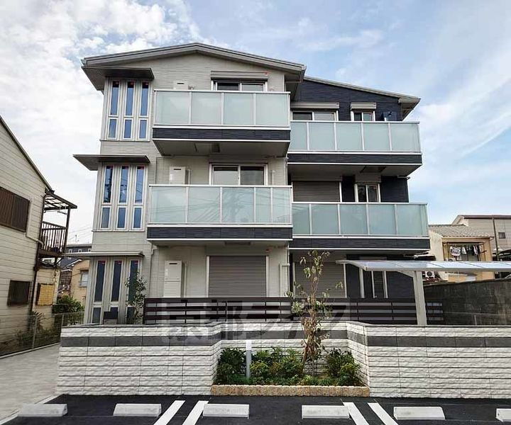 京都府京都市右京区西京極前田町 賃貸アパート