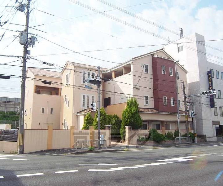 大阪府三島郡島本町江川１丁目 築39年 3階建