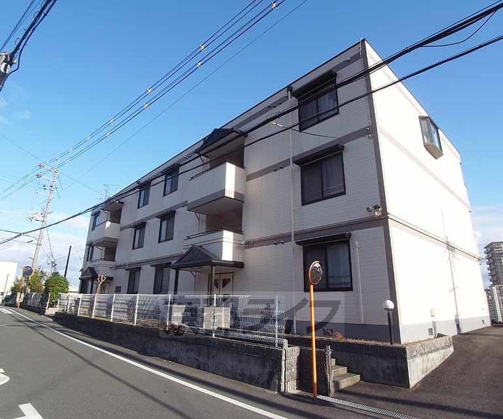 大阪府三島郡島本町桜井５丁目 築30年5ヶ月 3階建