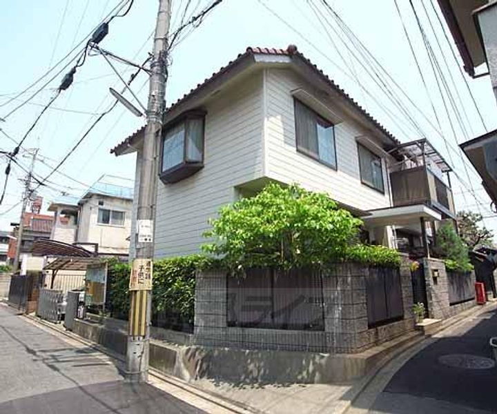 京都府京都市伏見区深草極楽町 賃貸アパート