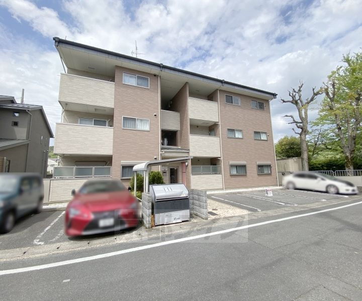京都府京都市北区上賀茂池端町 3階建 築14年9ヶ月